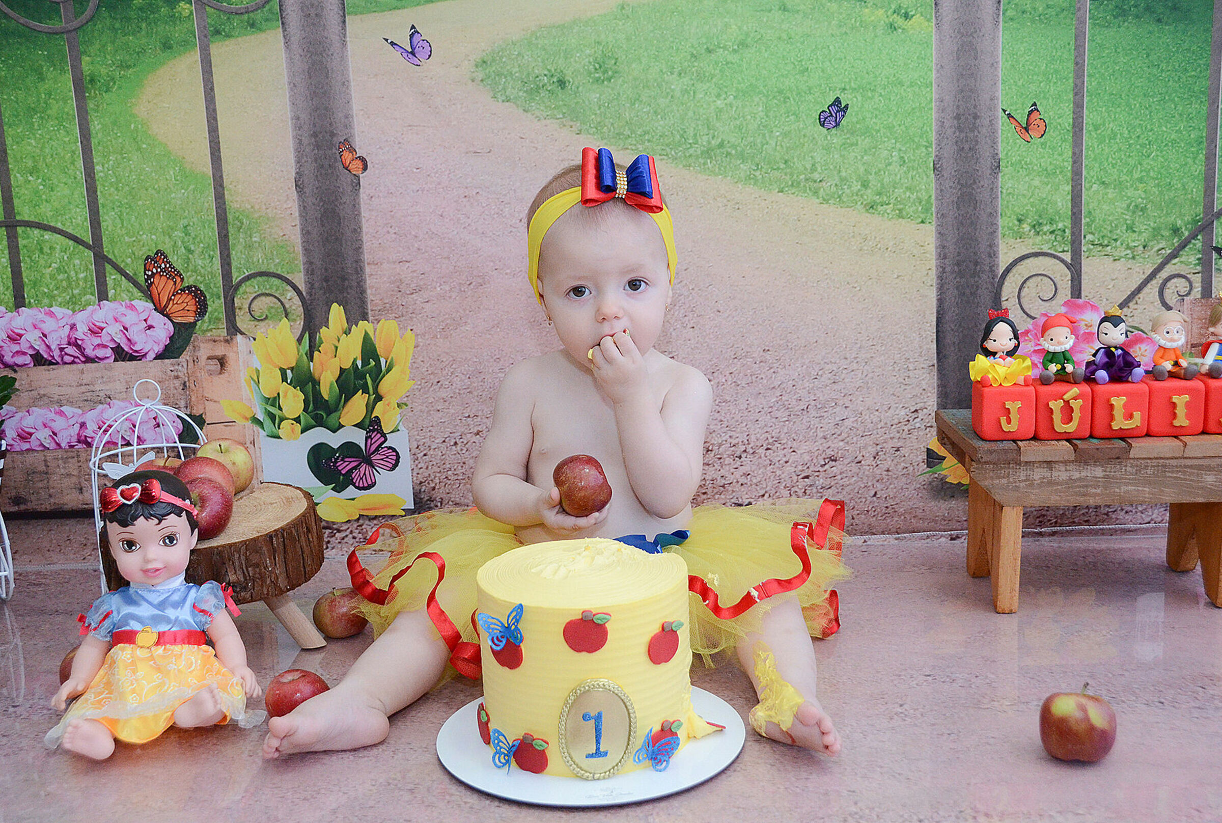 Júlia _smash the cake